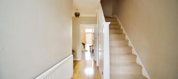 3 bedrooms House in Harrow, United Kingdom No. 11636 5