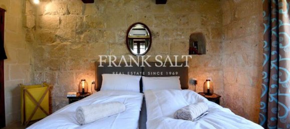 3 bedrooms House in Xaghra, Malta No. 11585 2