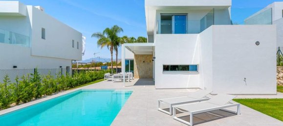 Villa de 3 dormitorios en Alicante, Spain No. 190472 3