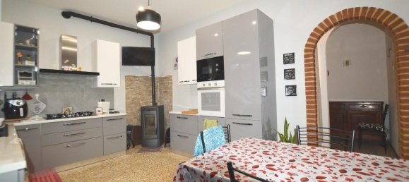 Дом с 8 комнатами в Капаннори, Италия № 36087 10