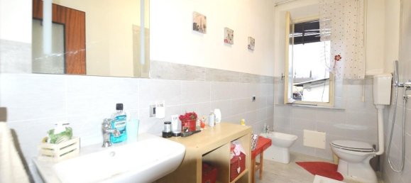 Дом с 8 комнатами в Капаннори, Италия № 36087 14