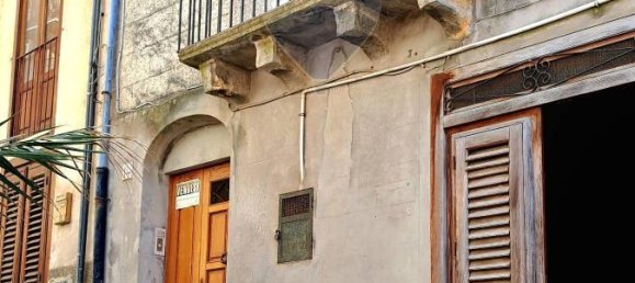 8 rooms Apartment in Polizzi Generosa, Italy No. 124053 2