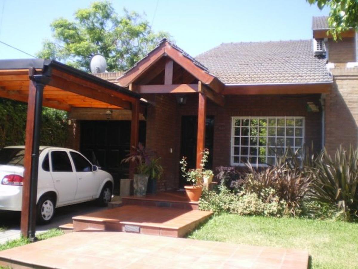 4 bedrooms House in San Miguel, Argentina No. 82257