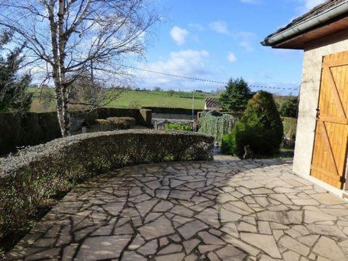 Casa de 3 dormitorios en Lapalisse, France No. 10822