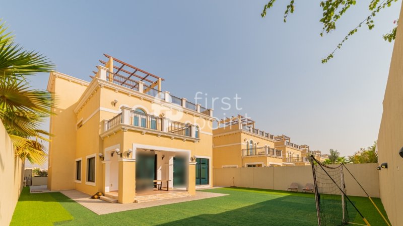 4 bedrooms Villa in Jumeirah Park, UAE No. 13531