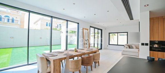 4 bedrooms Villa in Jumeirah Park, UAE No. 13531 2