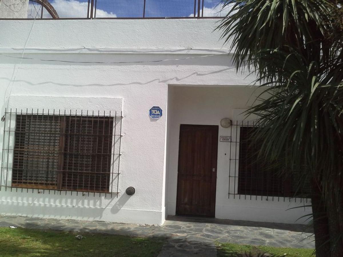 Casa de 2 dormitorios en Merlo, Argentina No. 90996