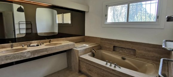 Villa de 3 dormitorios en Beaucaire, France No. 294493 10