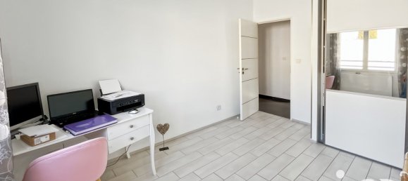 5 bedrooms House in Saint-Genest-Lerpt, France No. 196132 15