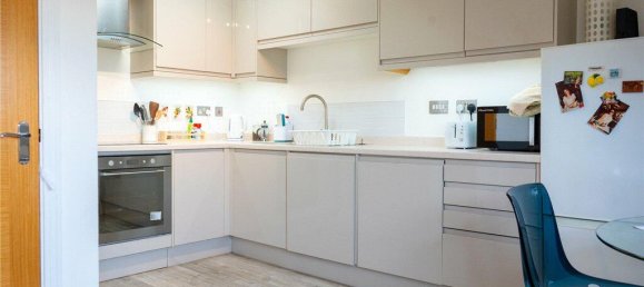 2 chambres Appartement à Egham, United Kingdom No. 8659 4