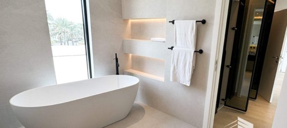 4 bedrooms Villa in Jumeirah Islands, UAE No. 12573 2