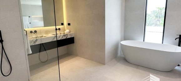 4 bedrooms Villa in Jumeirah Islands, UAE No. 12573 4