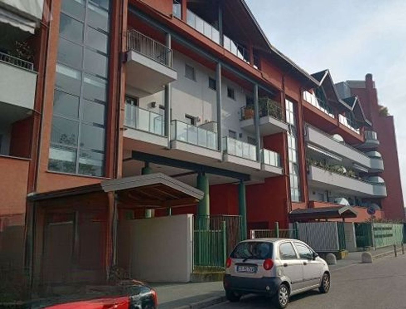 2 rooms Apartment in Legnano, Italy No. 295451