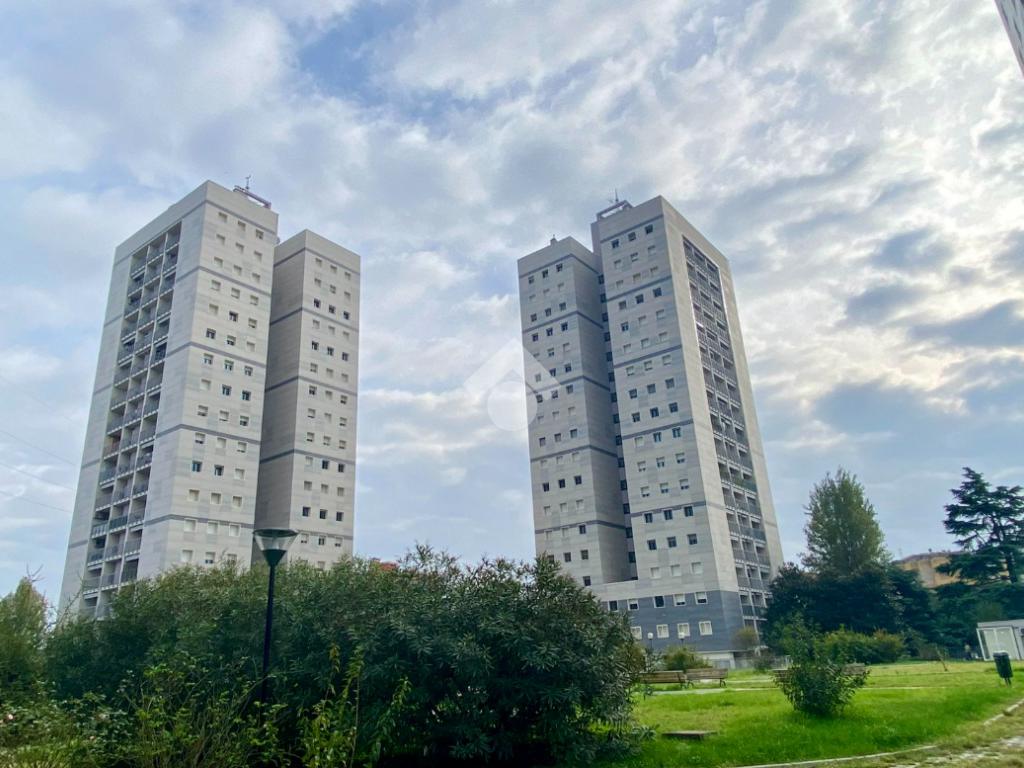 Квартира с 2 спальнями в Милан, Италия № 315672