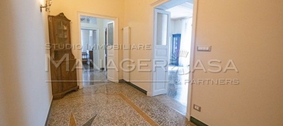4 Schlafzimmer Wohnung in Genoa, Italy, Nr. 343132 5
