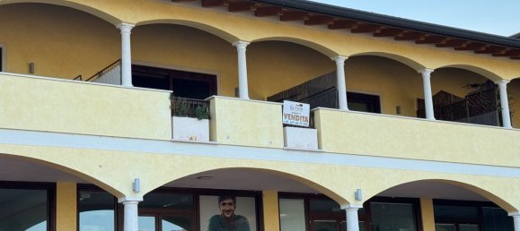 3-salle Appartement à Manerba del Garda, Italy No. 102320 14