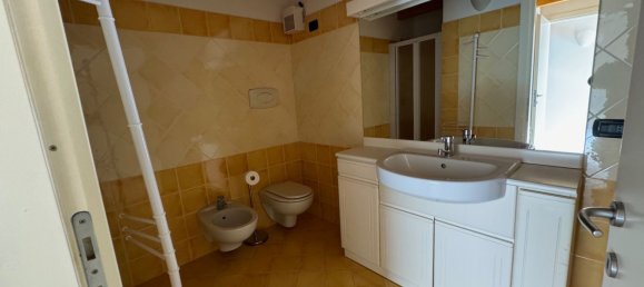 3-salle Appartement à Manerba del Garda, Italy No. 102320 8
