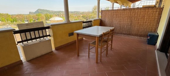 3-salle Appartement à Manerba del Garda, Italy No. 102320 5