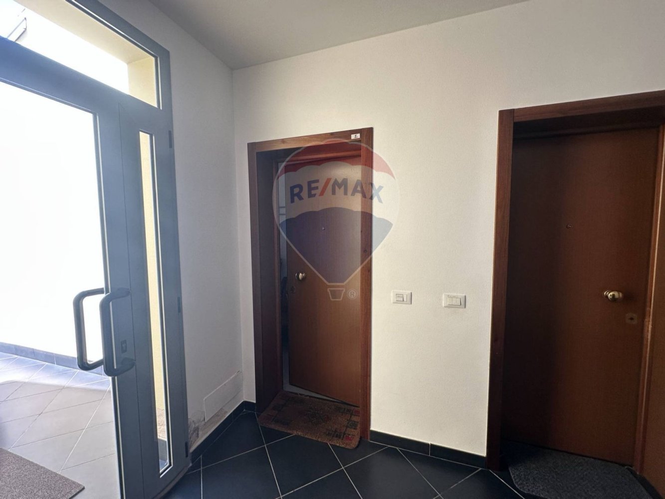 1 room Office in Parma, Italy No. 356195