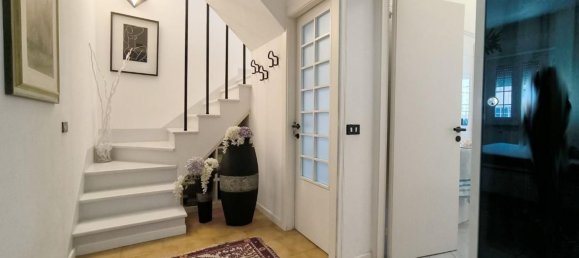 8 rooms Villa in Carrara, Italy No. 193336 4