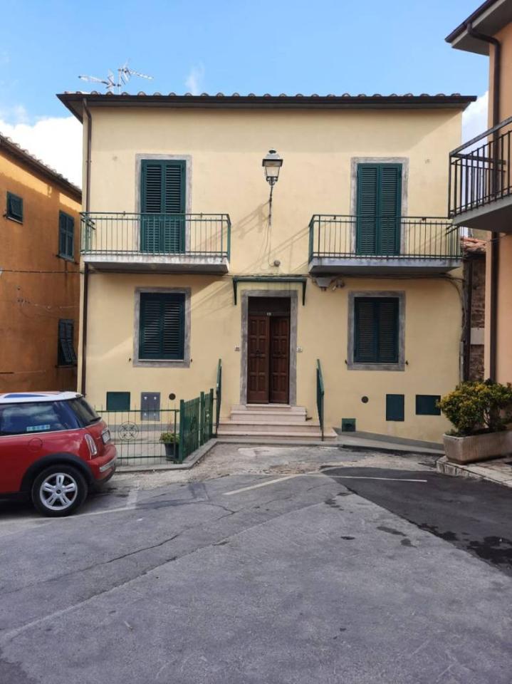 Дом с 6 комнатами в Манчано, Италия № 164348