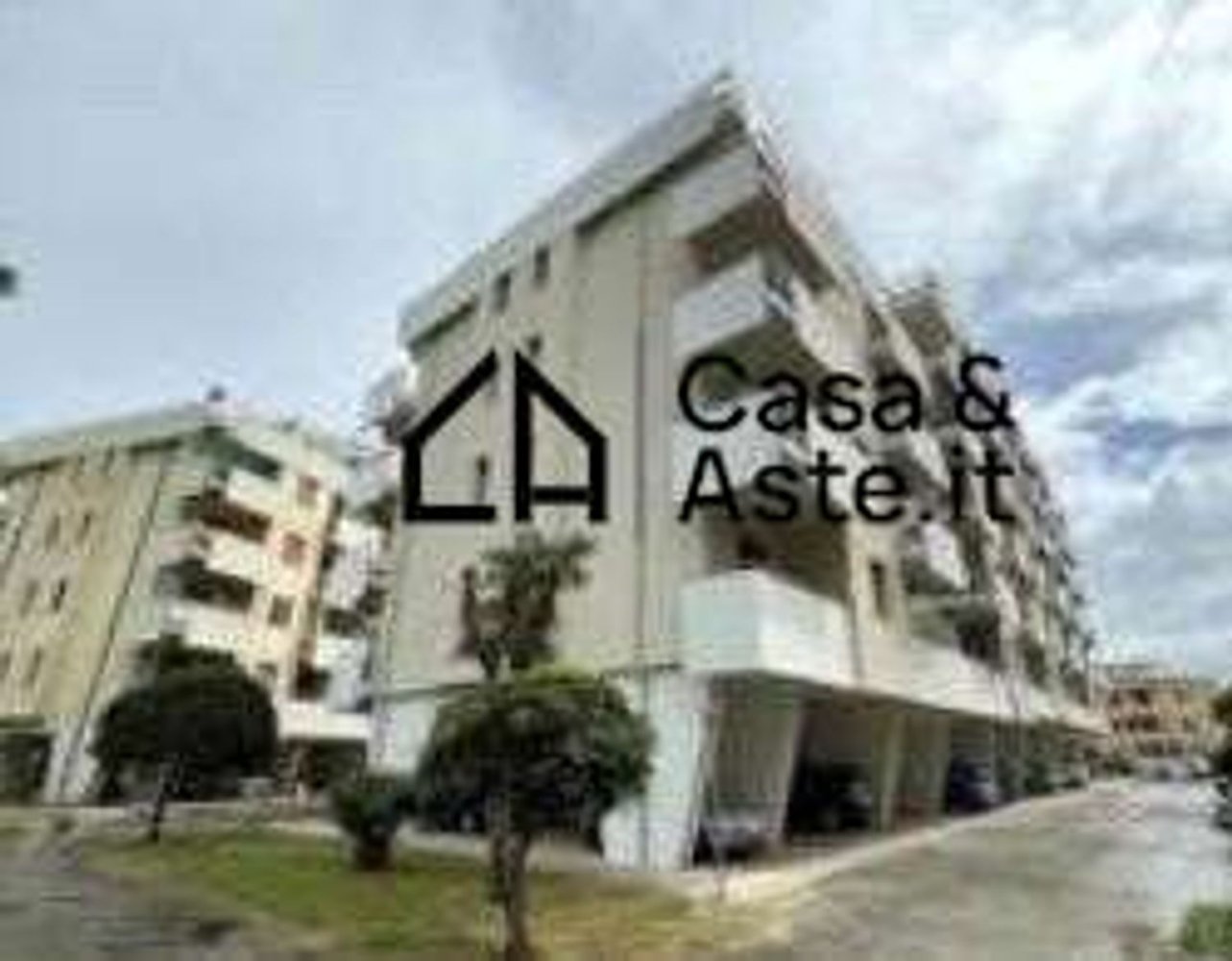 6 bedrooms Apartment in Fermo, Italy No. 330156