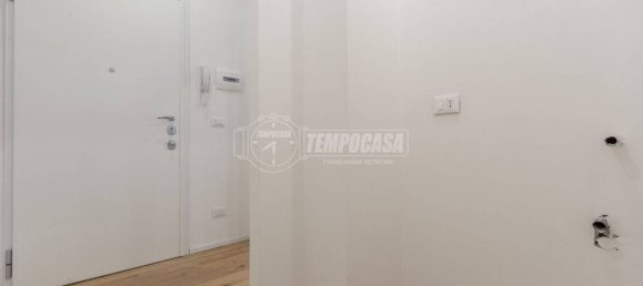 1 bedroom Apartment in Milan, Italy No. 274590 8