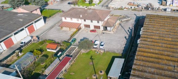 10 rooms Apartment in Isola della Scala, Italy No. 26328 9