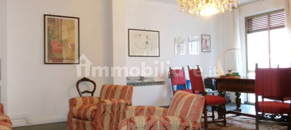 Oficina de 2 habitaciónes en Ferrara, Italy No. 131243 4