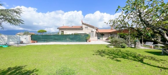 2 bedrooms House in Viareggio, Italy No. 371831 11