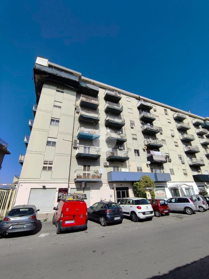 Квартира с 4 комнатами в Палермо, Италия № 3110