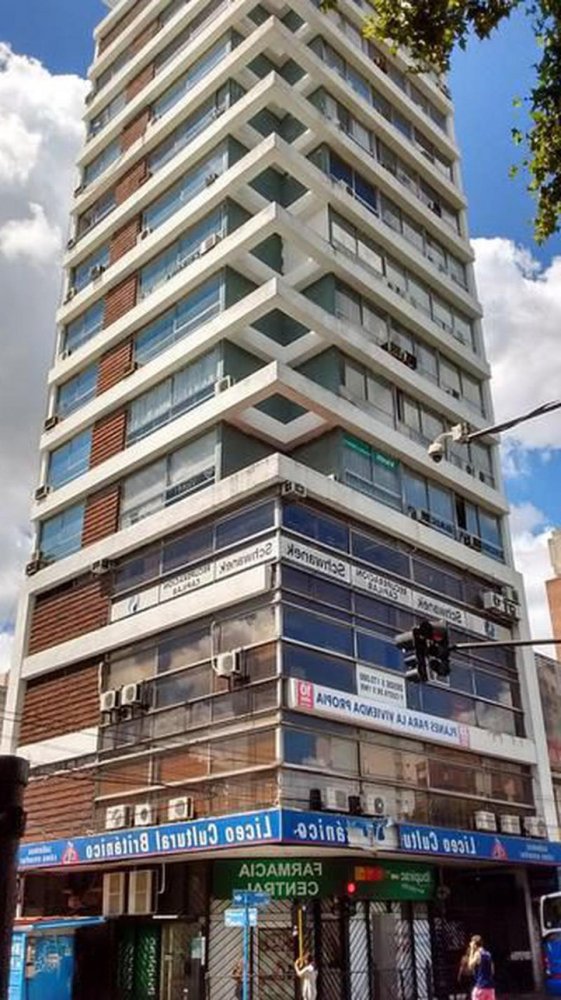 334m² Office in General San Martin, Argentina No. 108023