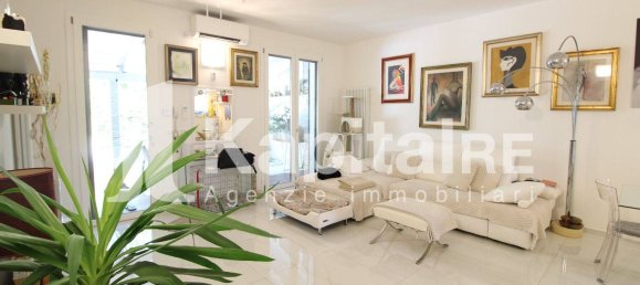 2 bedrooms House in Medicina, Italy No. 268616 10