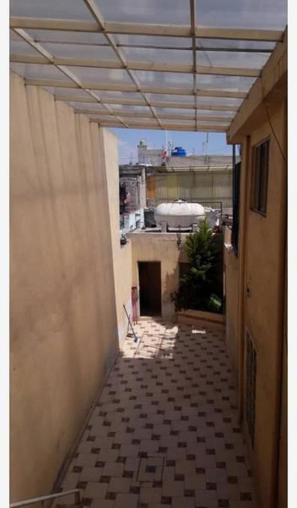 7 bedrooms House in Ciudad Nezahualcoyotl, Mexico No. 227507