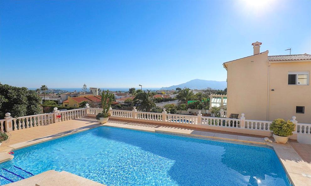 8 bedrooms Villa in La Nucia, Spain No. 4295