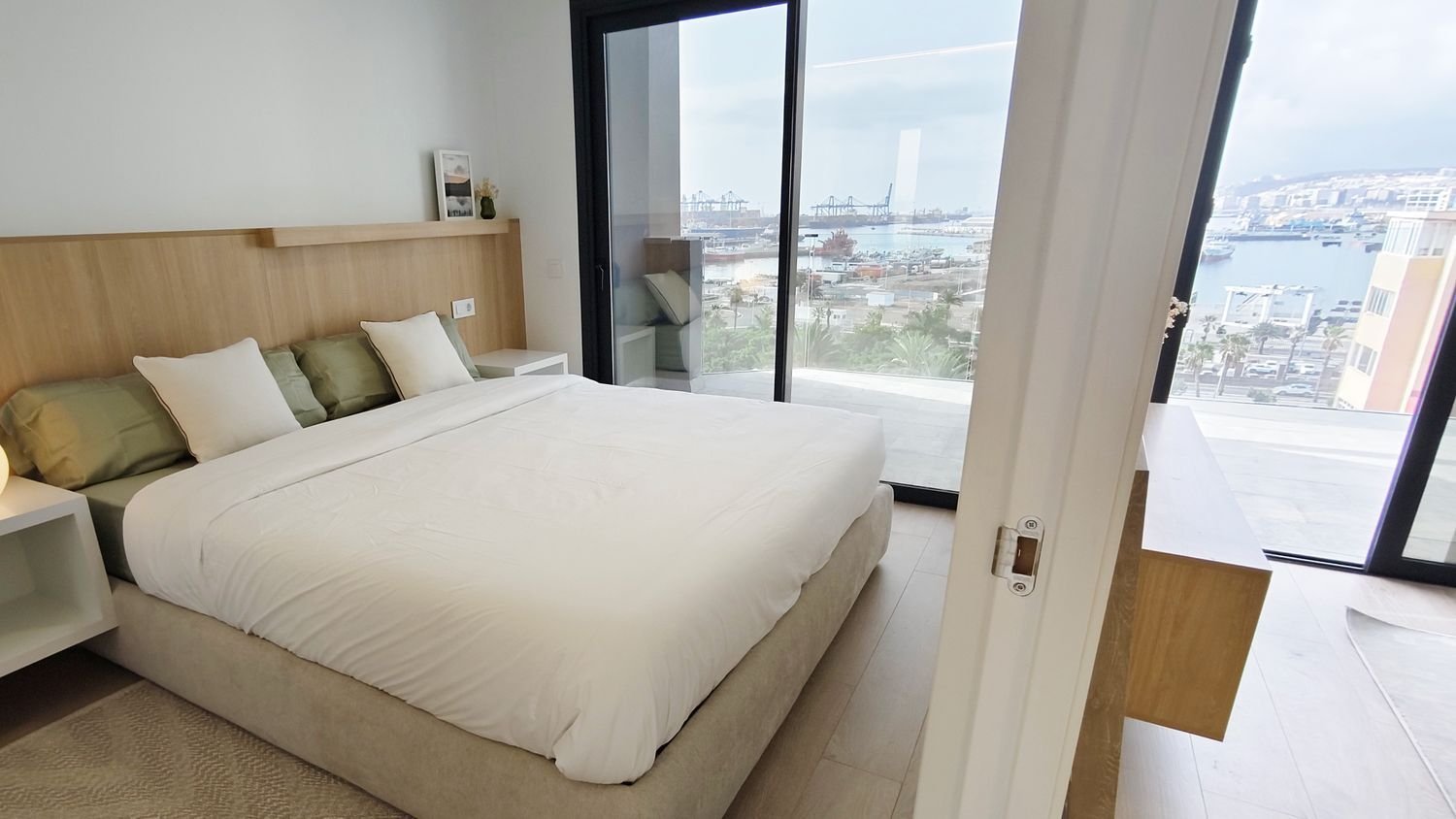 1 bedroom Penthouse in Las Palmas De Gran Canaria, Spain No. 212259