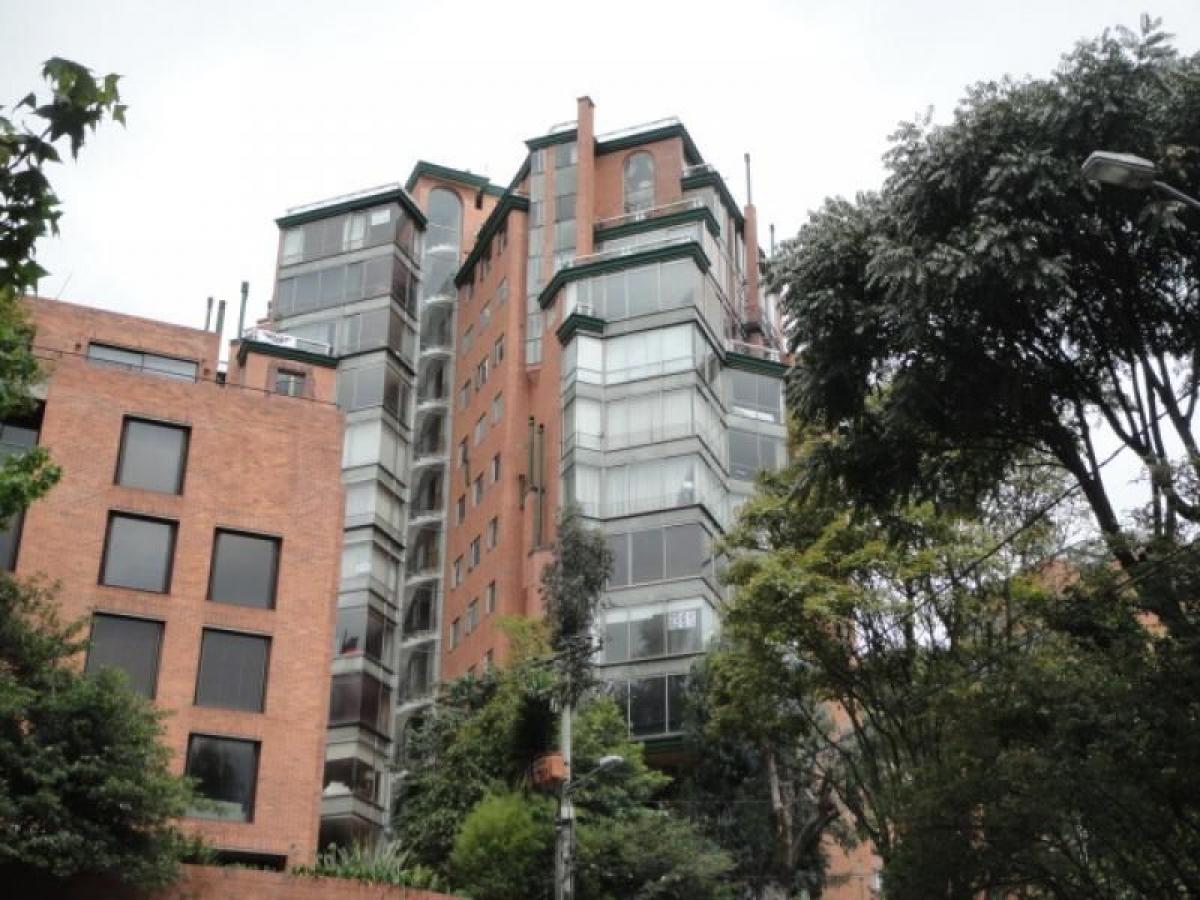 2 bedrooms House in Bogota, Colombia No. 14618