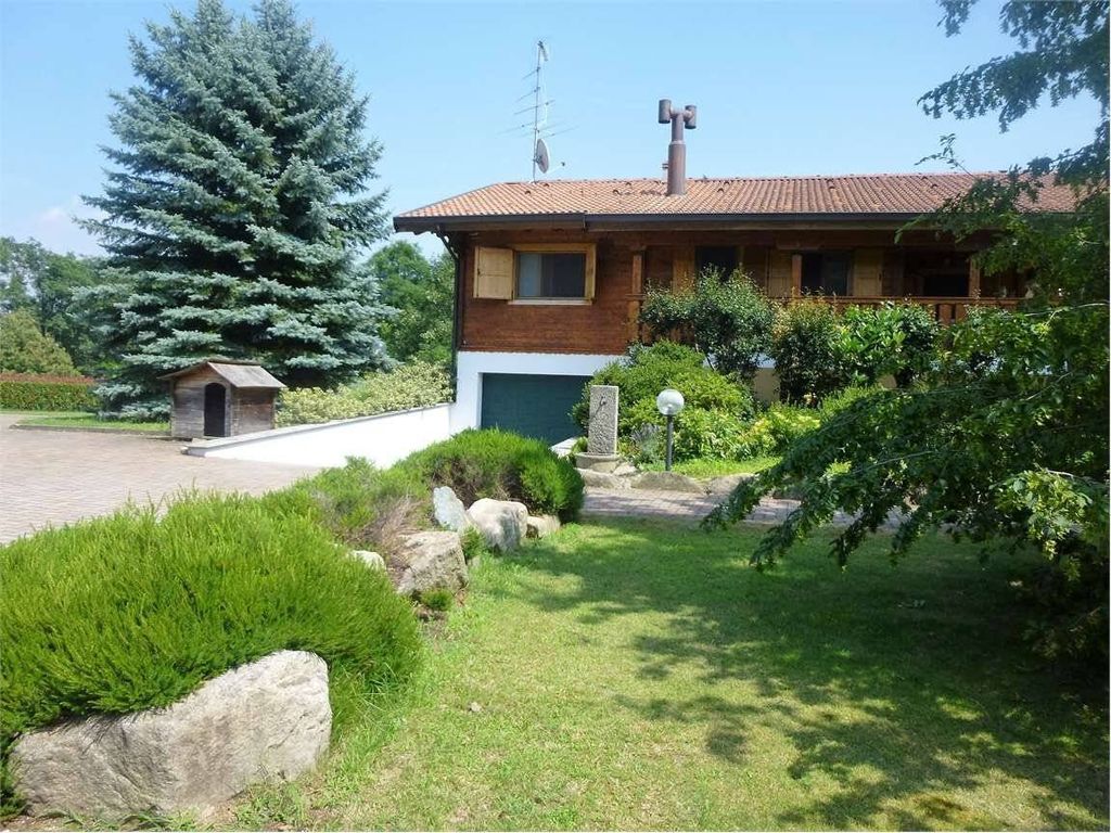 2 bedrooms House in Pisano, Italy No. 150449