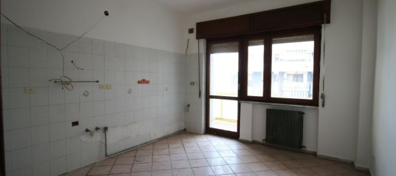5 bedrooms Apartment in Benevento, Italy No. 318659 7