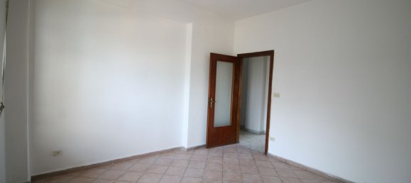 5 bedrooms Apartment in Benevento, Italy No. 318659 8