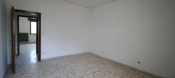 5 bedrooms Apartment in Benevento, Italy No. 318659 14