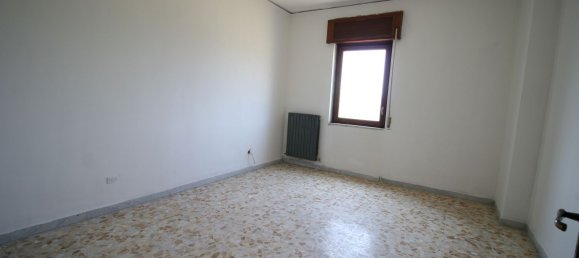 5 bedrooms Apartment in Benevento, Italy No. 318659 9