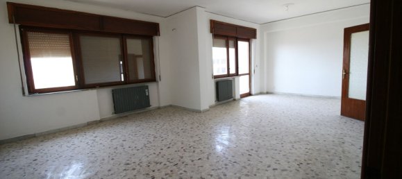 5 bedrooms Apartment in Benevento, Italy No. 318659 11