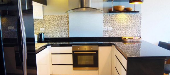 2 bedrooms Condo in Pattaya, Thailand No. 689 11