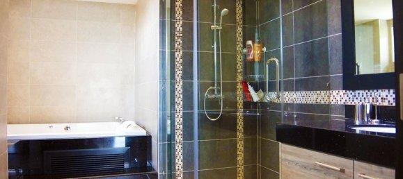 2 bedrooms Condo in Pattaya, Thailand No. 689 6