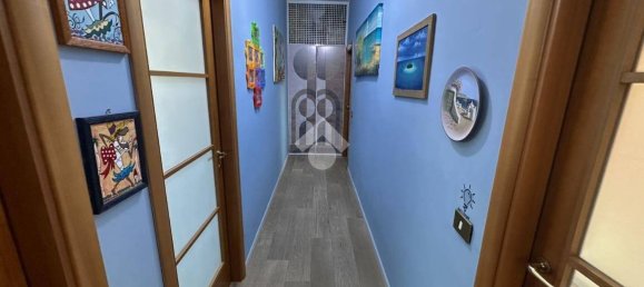 Apartamento de 4 dormitorios en Bari, Italy No. 267713 13