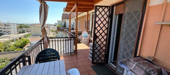 Apartamento de 4 dormitorios en Bari, Italy No. 267713 28