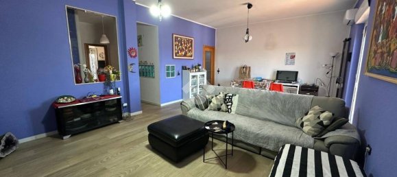 Apartamento de 4 dormitorios en Bari, Italy No. 267713 2