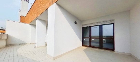 1 chambre Penthouse à Sesto San Giovanni, Italy No. 52779 3