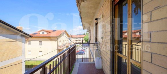 2 bedrooms Apartment in Gubbio, Italy No. 305613 2